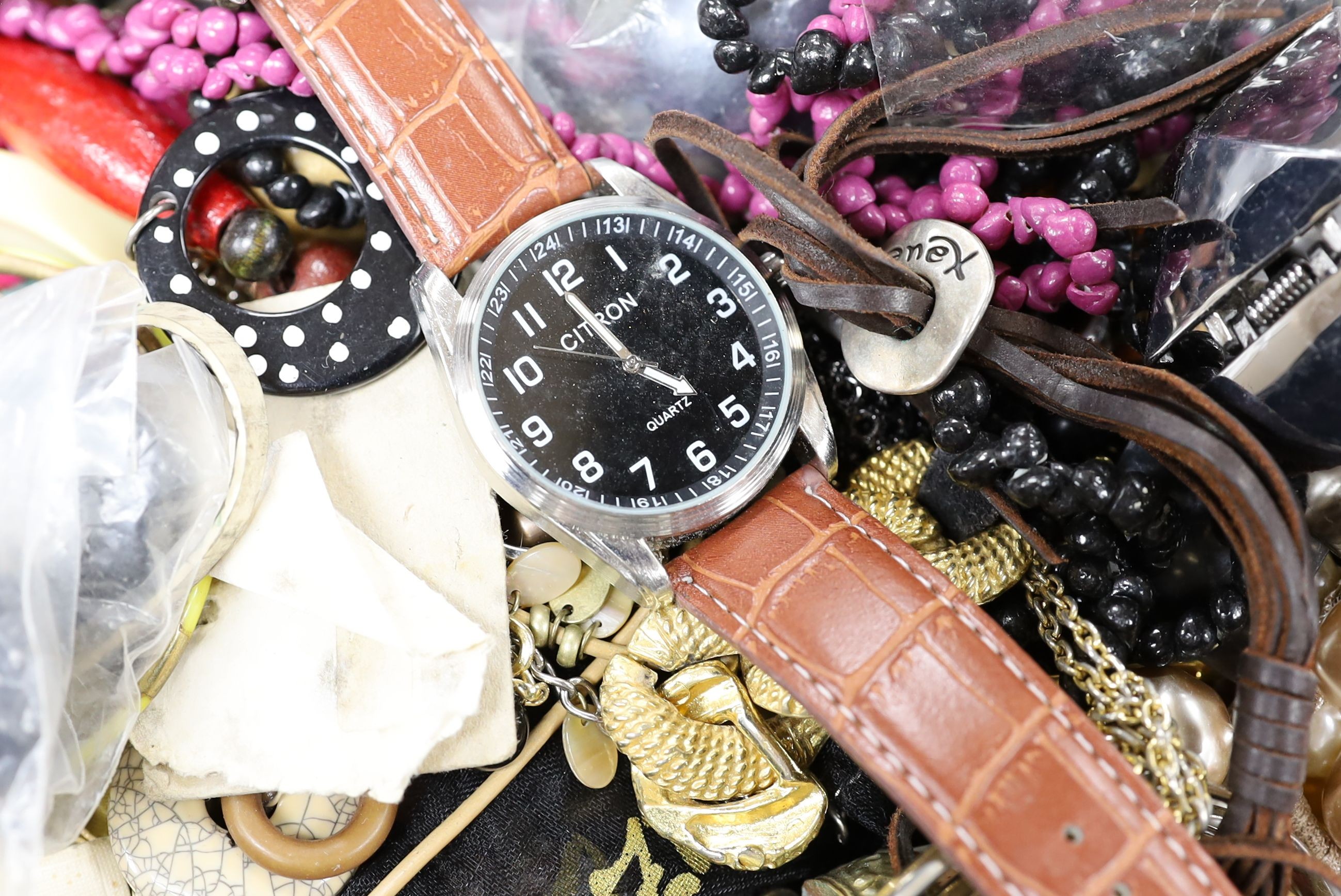 Assorted watches and costume jewellery.